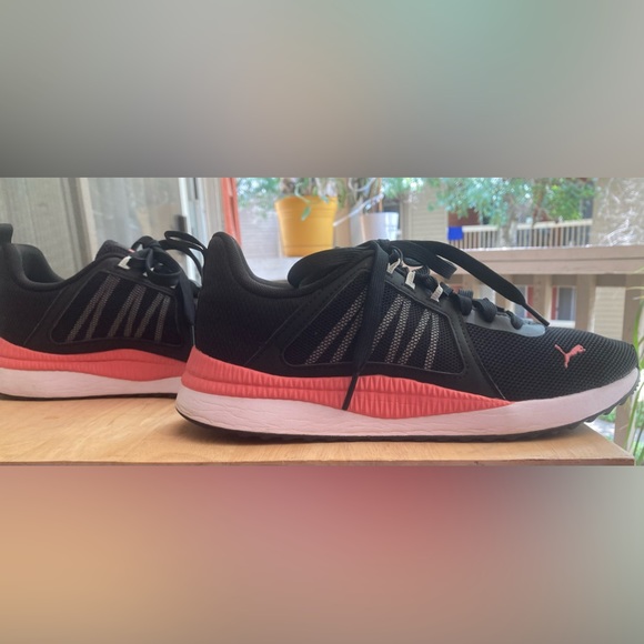 PUMA PACER NET CAGE BLACK CORAL WOMENS SNEAKERS with Puma Paw Patches! Sz 9 GUC - Picture 14 of 15